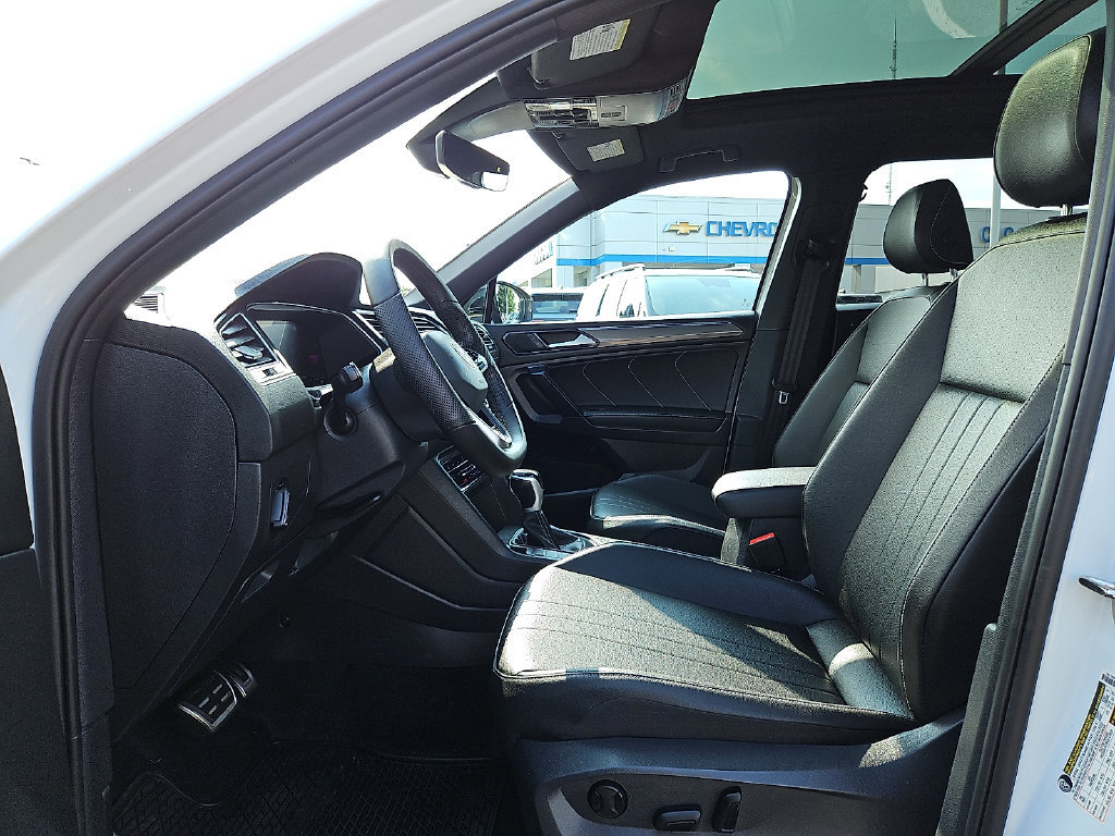 Used 2022 Volkswagen Tiguan SE R-Line AWD/4WD image 15
