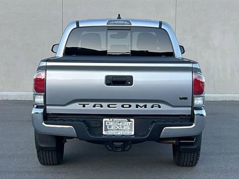 Used 2020 Toyota Tacoma TRD Off-Road image 4