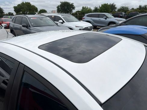 Used 2019 Toyota Corolla SE w/ SE Premium Package FWD image 5