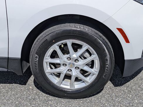 Certified 2024 Chevrolet Equinox LS w/ LS Convenience Package FWD image 36