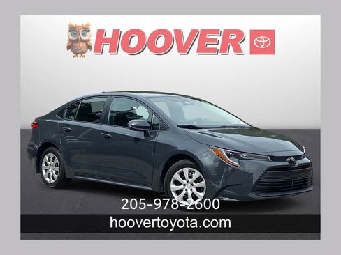 Used 2025 Toyota Corolla LE FWD image 1