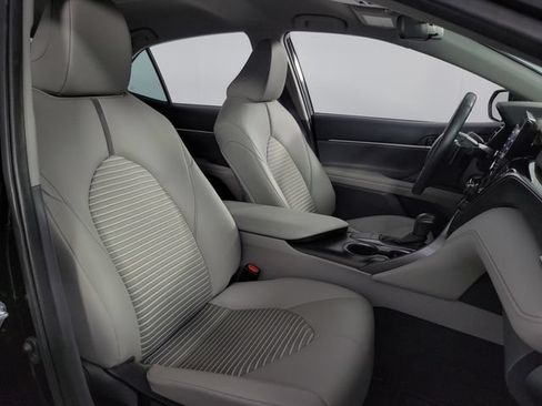 Used 2023 Toyota Camry SE FWD image 15