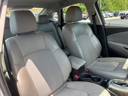 Used 2014 Buick Verano FWD image 36