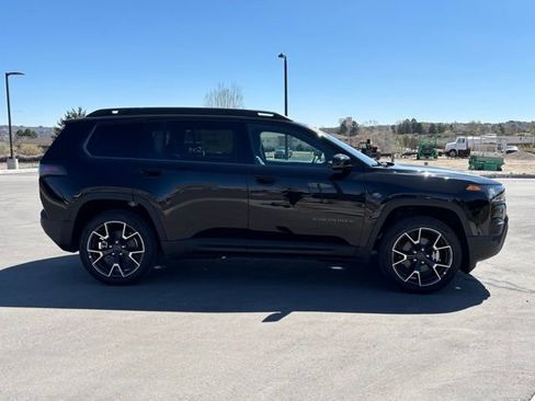 New 2026 Jeep Cherokee Overland w/ Trailer Tow Group AWD/4WD image 6