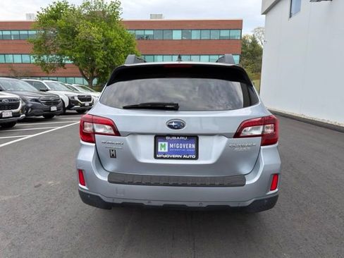 Used 2017 Subaru Outback 2.5i Limited AWD/4WD image 6