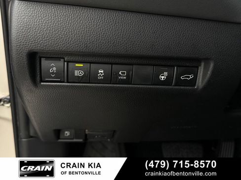Used 2023 Toyota Venza Limited AWD/4WD image 12