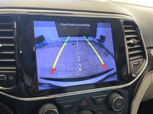 Used 2019 Jeep Grand Cherokee Summit AWD/4WD image 28