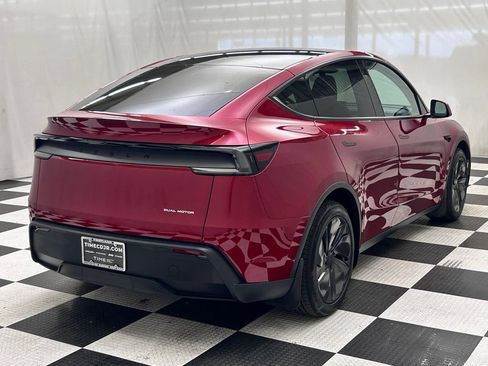Used 2026 Tesla Model Y AWD image 7
