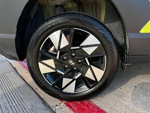 Used 2025 Hyundai Kona SEL image 9