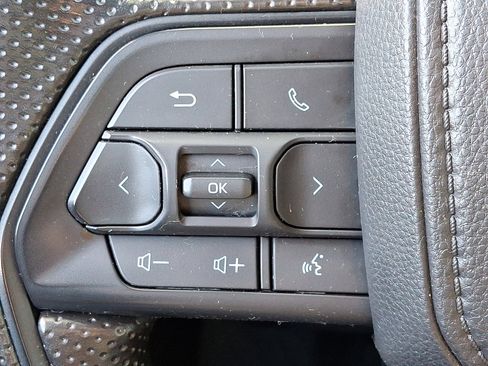 Used 2025 Toyota Tacoma SR5 image 22