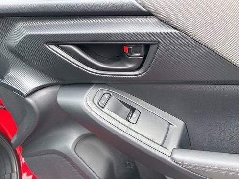 Used 2025 Subaru Crosstrek 2.0i Premium image 12