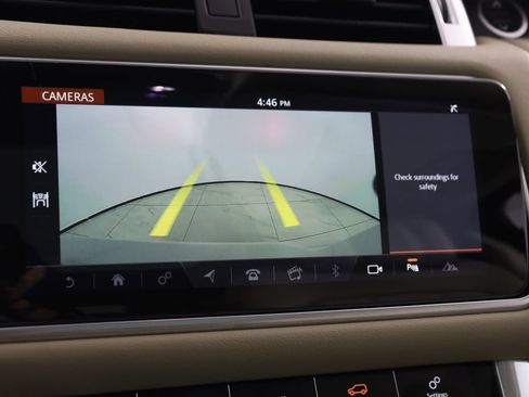 Used 2020 Land Rover Range Rover Sport SE image 10