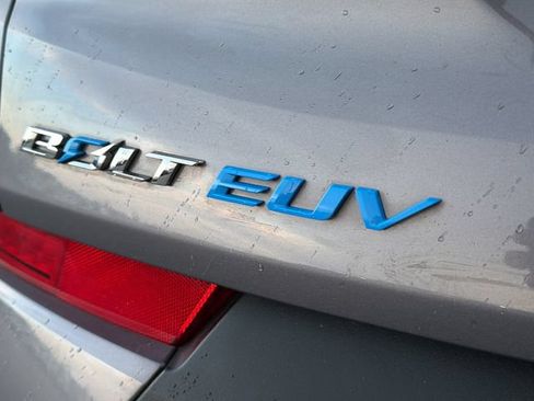 Used 2023 Chevrolet Bolt EUV LT w/ Convenience Package FWD image 34