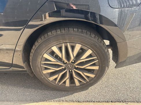 Used 2024 Nissan Altima 2.5 SV image 18