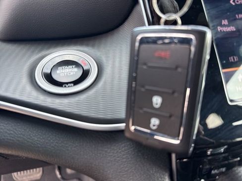 Used 2025 Jeep Grand Cherokee Laredo X image 41