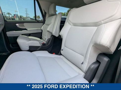 Certified 2025 Ford Expedition Platinum AWD/4WD image 21