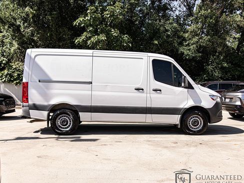 Used 2021 Mercedes-Benz Sprinter 2500 w/ Driver Convenience Package image 5