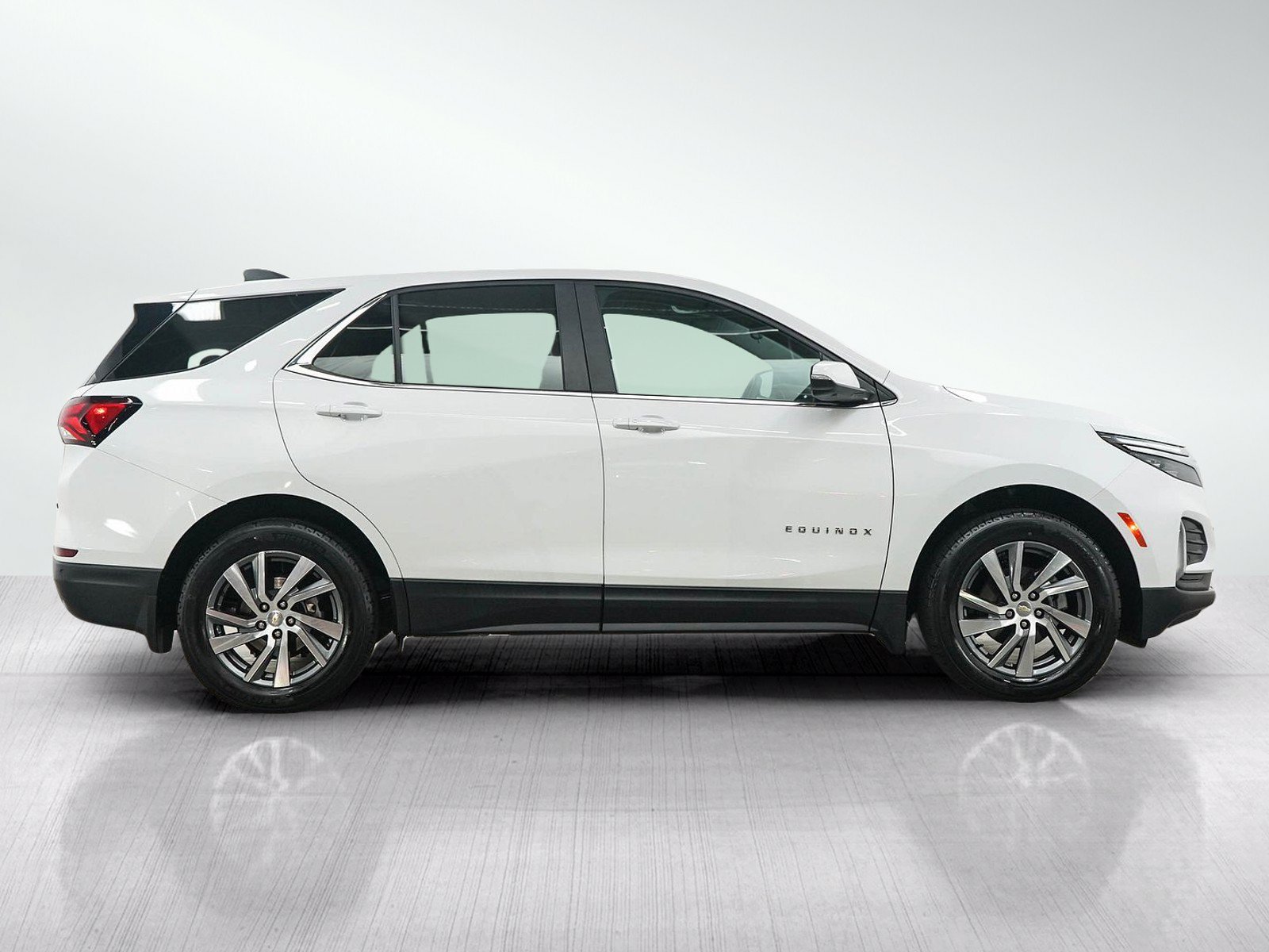 Used 2024 Chevrolet Equinox LT AWD/4WD image 6