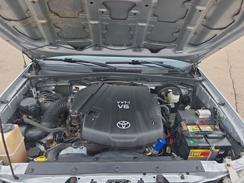 Used 2012 Toyota Tacoma 4x4 Double Cab image 32