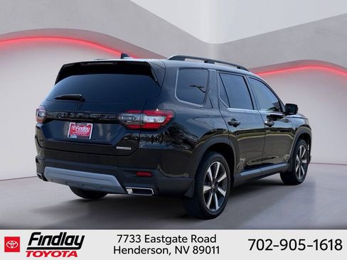 Used 2025 Honda Pilot Touring image 3