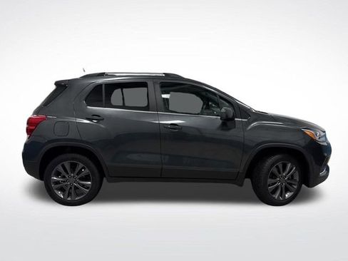 Used 2020 Chevrolet Trax Premier image 2