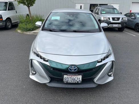 Used 2017 Toyota Prius Prime Advanced w/ Carpet Mat Package FWD image 2