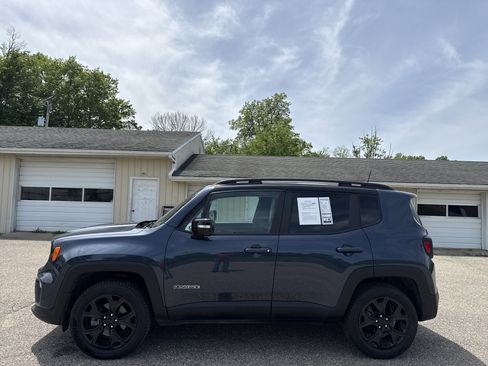 Used 2023 Jeep Renegade Limited AWD/4WD image 9