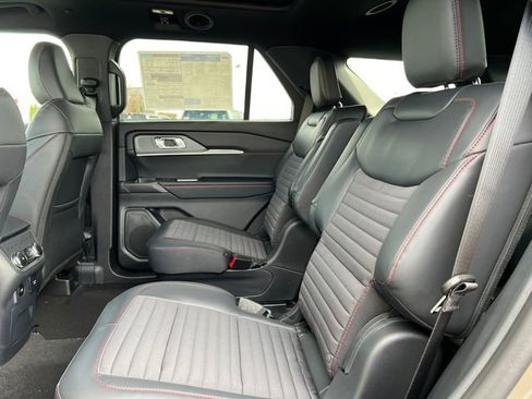 New 2026 Ford Explorer ST-Line w/ ST-Line Street Pack AWD/4WD image 5