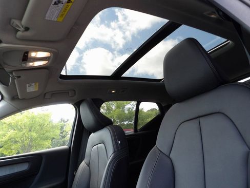 New 2026 Volvo XC40 B5 Plus w/ Protection Package Premier image 20