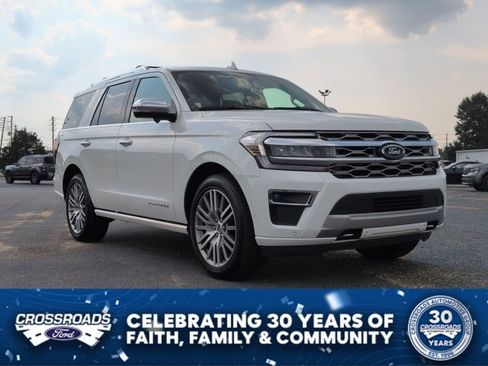 Certified 2022 Ford Expedition Platinum AWD/4WD image 1