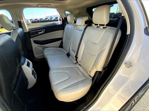 Used 2019 Ford Edge Titanium w/ Equipment Group 301A FWD image 18