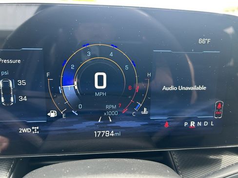 Used 2025 Chevrolet Equinox LT AWD/4WD image 9
