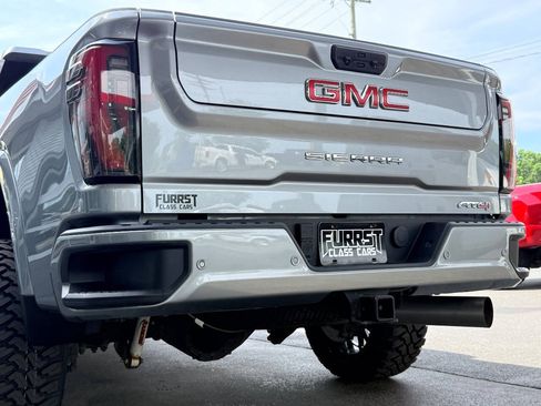 Used 2024 GMC Sierra 2500 AT4 w/ Technology Package AWD/4WD image 8