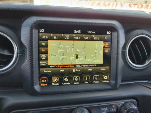Used 2023 Jeep Wrangler Unlimited Rubicon 4xe w/ Steel Bumper Group AWD/4WD image 11