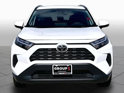 Used 2025 Toyota RAV4 XLE image 4