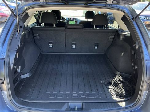 Used 2017 Subaru Outback 2.5i Premium AWD/4WD image 32