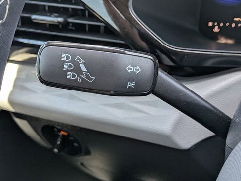Certified 2023 Volkswagen Taos S FWD image 30
