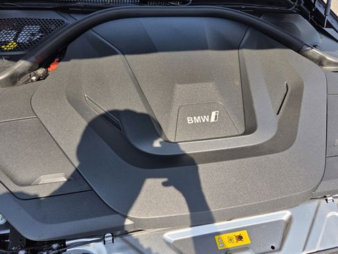 Used 2026 BMW i4 eDrive40 w/ Parking Assistance Package image 18