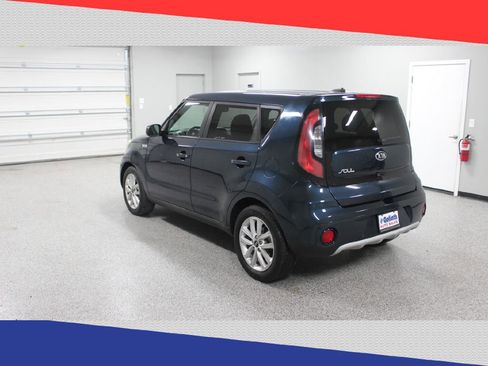 Used 2019 Kia Soul + image 5