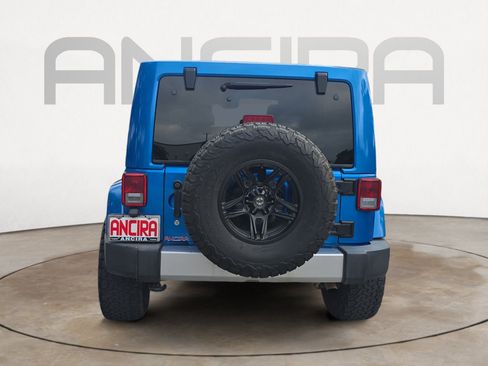 Used 2015 Jeep Wrangler Unlimited Sahara w/ Connectivity Group AWD/4WD image 9