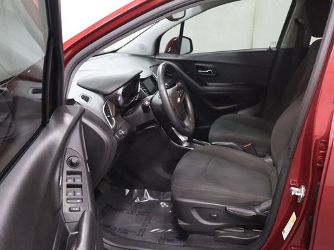 Used 2021 Chevrolet Trax LS w/ Tint and Cruise Package FWD image 11