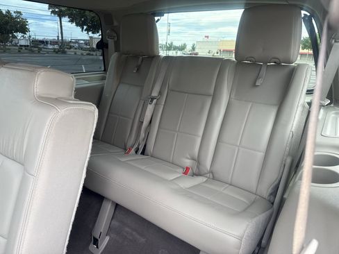 Used 2014 Lincoln Navigator 4WD image 29