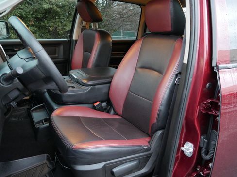 Used 2019 RAM 1500 Tradesman w/ Tradesman SXT Package image 29