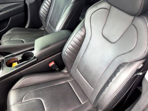 Used 2023 Hyundai Elantra Limited w/ Winter Weather Package image 19