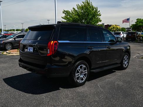 Certified 2025 Ford Expedition Active AWD/4WD image 5