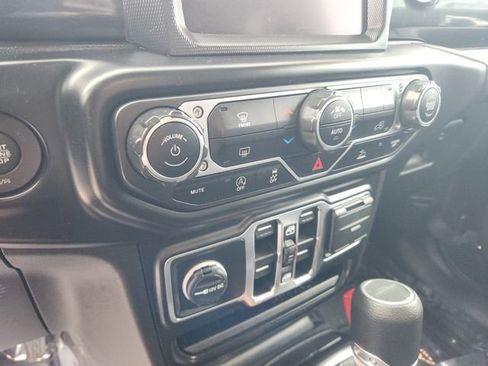 Used 2022 Jeep Gladiator Sport AWD/4WD image 17