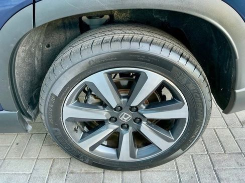 Certified 2023 Honda Pilot Touring image 17