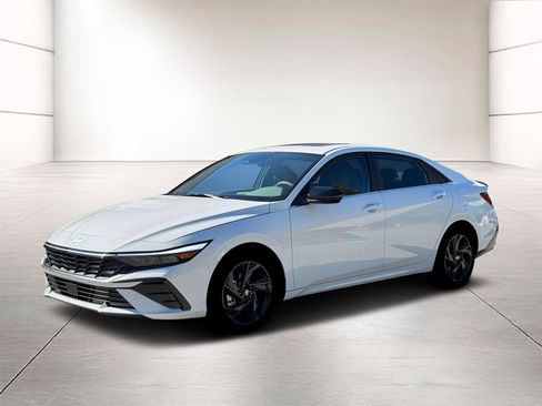 New 2026 Hyundai Elantra SEL Sport Premium image 2