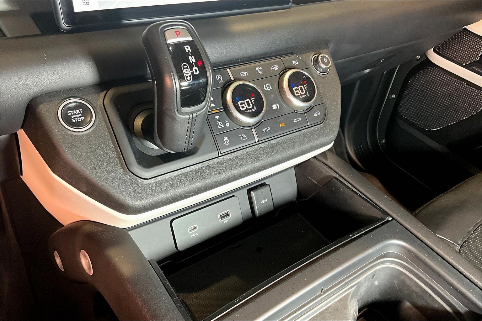 Used 2020 Land Rover Defender 110 HSE AWD/4WD image 16