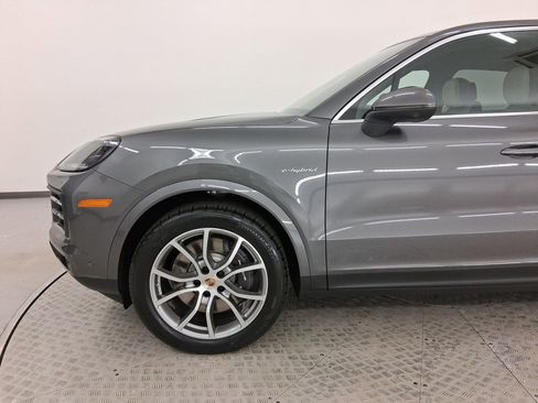 Used 2026 Porsche Cayenne Coupe AWD/4WD image 11